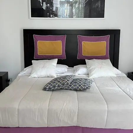 Artis Domus Relais & בית הארחה 3*