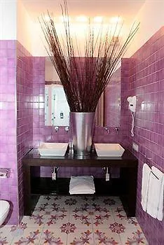 Artis Domus Relais & בית הארחה סורנטו