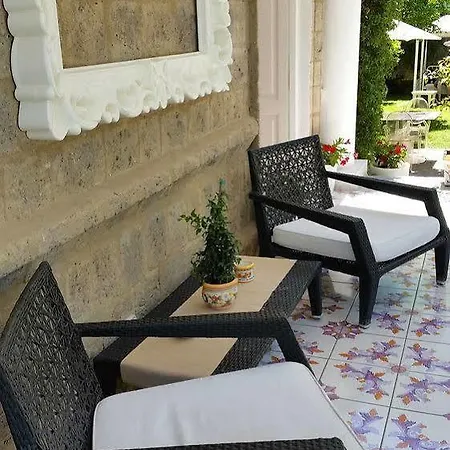 בית הארחה Artis Domus Relais & סורנטו
