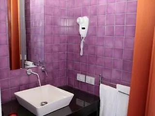 Artis Domus Relais & סורנטו